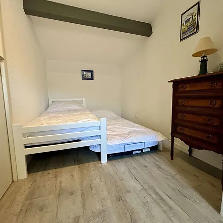 Maisonnette Renovee Proche Avec Garage Et Wifi - Fr-1-246a-331 *